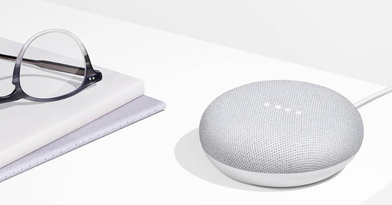 Google Home Mini (Bild: Google)