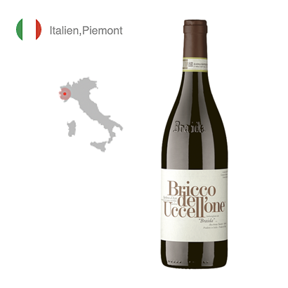Weinflasche und Landkarte von Italien mit Markierung von Piemont