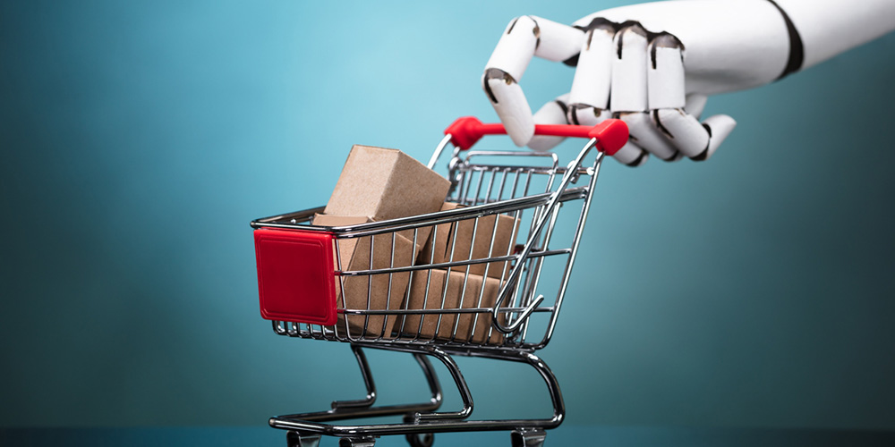 Roboterhand schiebt einen kleinen Einkaufswagen mit Paketen – Symbol für KI-Agenten im Einzelhandel bzw. intelligente Automatisierung im Einzelhandel.